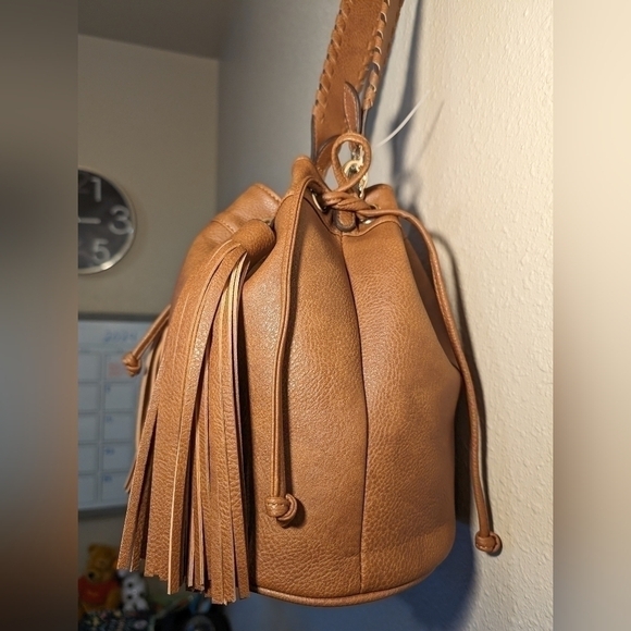 NWT Darcy Marks London Bucket Bag with fringe and braided handle Brown - Picture 5 of 12